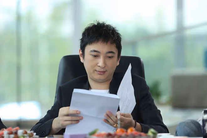 王思聰：在公司碰到過王健林秘書，主動跟她打招呼，她卻壓根不理
