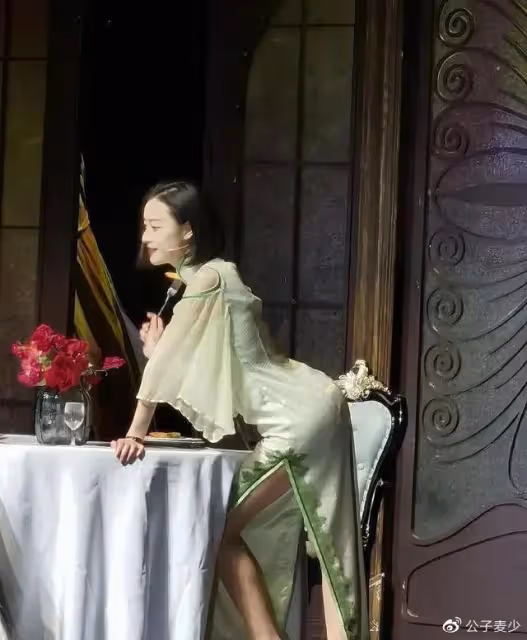 陳數的臀、宋軼的腰、倪妮的眼,穿上旗袍後的她們何止風情萬種?