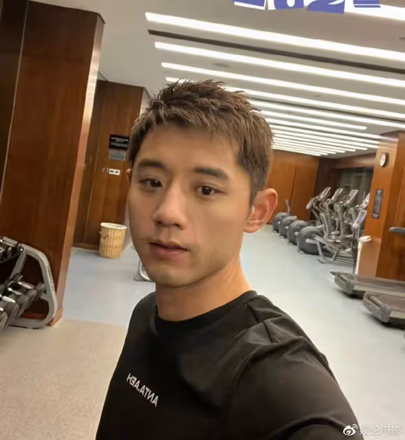 張繼科否認欠債和傳照片,被問具體事宜掛電話,知名記者不懼爆料