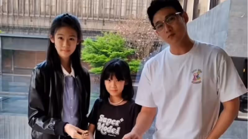 鮑蕾曬倆女兒盤串，小姐妹手法老練，陸毅靈魂發問：能好好學習嗎
