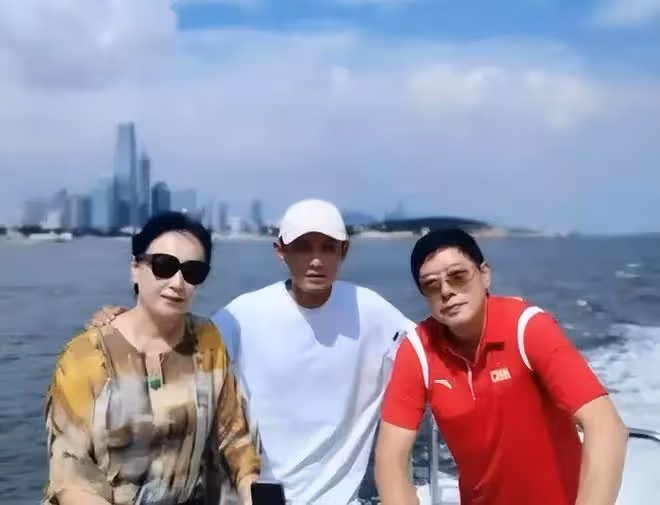 張繼科被爆欠巨額賭債,景甜借他千萬仍被爆私密照,女方被潑髒水