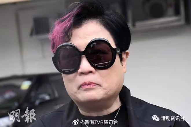 張國榮逝世20年｜過千粉絲紅館外悼念 哥哥生前經理人陳淑芬感觸落淚