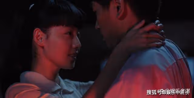 《人生之路》黃亞萍婚內出軌富商,高加林凈身出戶被嘲諷