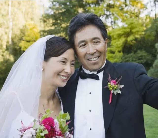母親離開我們1個月,爸爸要結婚,婚禮上我一聲輕喚,父親笑了!