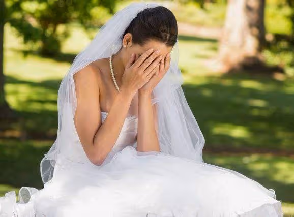 我從小只有爺爺1個親人，結婚當天母親要來認我，我1句話她走了