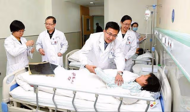 岳父生病我全程照顧,出院後岳父一番話,我決定結束這段婚姻!