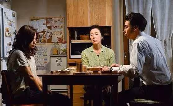 婆婆偏心兒媳婦是什麼樣?網友:婆婆讓老公喝水,我倆去喝奶茶!