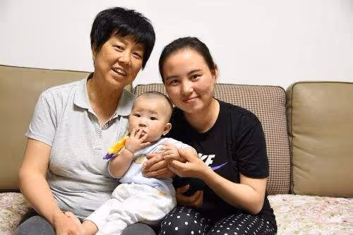 婆婆:你倆的工資每月上交我保管!媳婦:你算老幾?