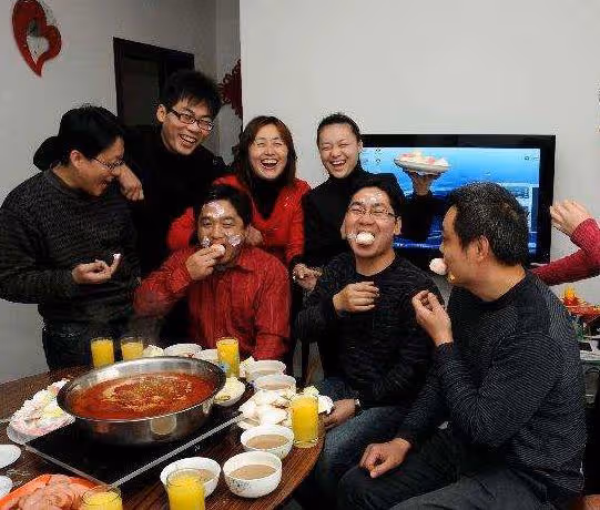 岳母一家住在我家3年,我爸媽來了一趟,他們立馬搬回老家了!