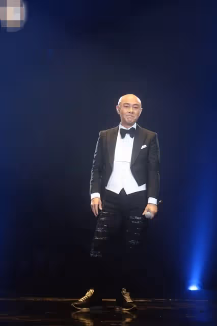 張國榮音樂會看點大全!2天王獻唱,眾星淚目,2000萬人在線追憶