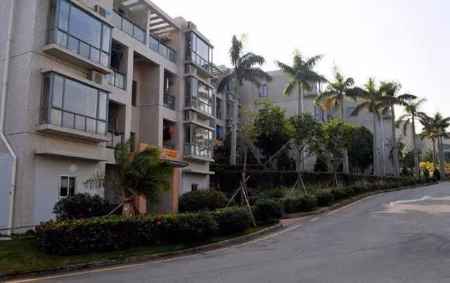 老公給老婆捏腳，卻遭到婆婆的痛斥，知道兒媳懷孕後馬上換了張臉