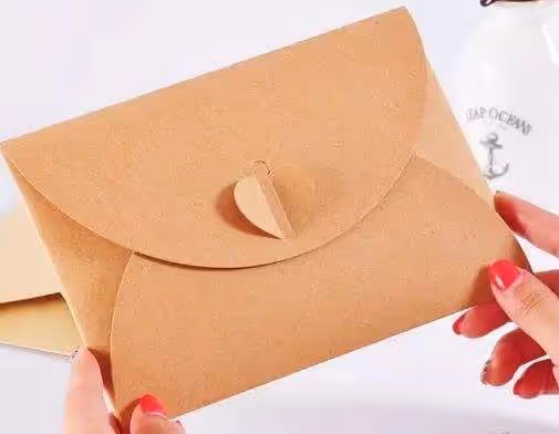 雙方親事沒談攏，當打開男方給的包袱時哭了，踏上了一場尋夫路