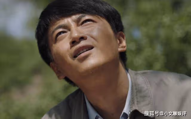 《人生之路》初來上海，高加林不倫不類的著裝，暗藏了一個野心