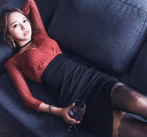 女人別穿太俗氣，性感的包臀裙，輕鬆穿出女神范
