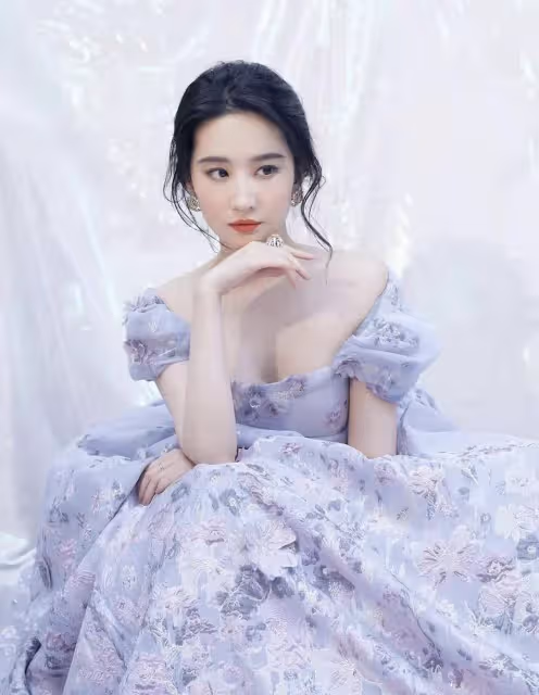 楊冪佟麗婭劉亦菲baby，四大美女同框，神仙打架現場