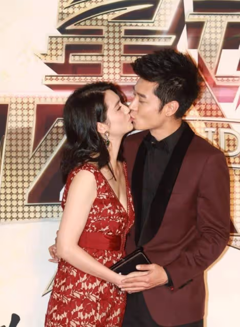 畢瑩主動退出?張丹峰洪欣合體直播,出軌也不離婚,背後原因曝光