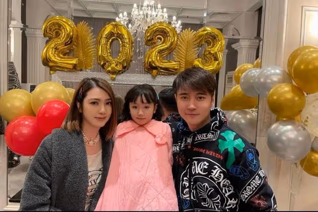 畢瑩主動退出?張丹峰洪欣合體直播,出軌也不離婚,背後原因曝光