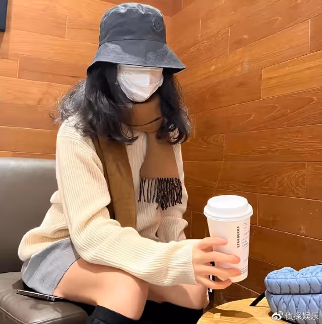 李湘女兒王詩齡變回黑長直,新造型清純甜美,和爸爸王岳倫長超像