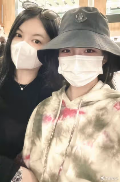 李湘女兒王詩齡變回黑長直,新造型清純甜美,和爸爸王岳倫長超像