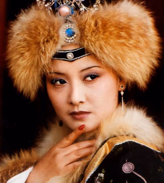 宋丹丹攜三婚老公深夜聚會!男方頭髮花白顯老,張國立鄧婕狀態好