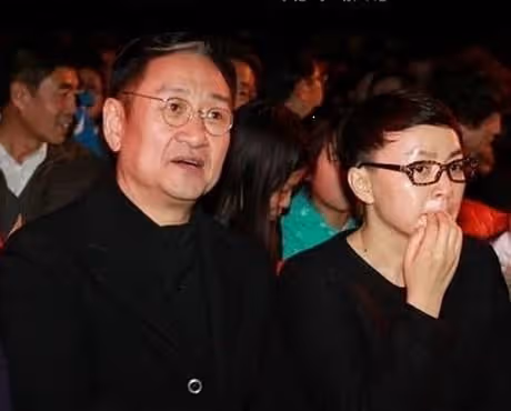 宋丹丹攜三婚老公深夜聚會!男方頭髮花白顯老,張國立鄧婕狀態好