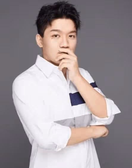23歲尤浩然瘦身成功,自曝一年減肥只吃西蘭花,如今瘦得判若兩人