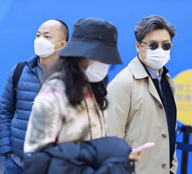 王詩齡跟隨爸爸去理髮店,霸氣八字眉引熱議,被調侃像王岳倫弟弟