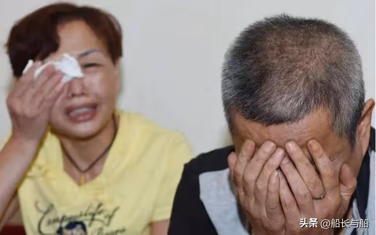 去兒子家做客!意外「撞見親家母也在」便留下小住幾天 誰知「吃飯時一舉動」害兒子妻離子散