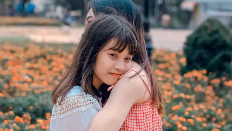 出差回來我媽身上有淤青,鄰居8歲女兒一句話,我將大嫂趕出家門