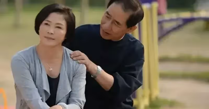 婆婆中風癱瘓她說:誰媽誰管！6年後她不顧打臉哀求:老公，幫幫我