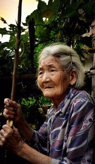 婆婆中風癱瘓她說:誰媽誰管!6年後她不顧打臉哀求:老公,幫幫我