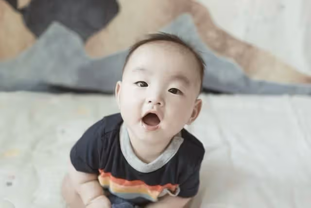 我同意幫小姑子帶娃，一個月5000元，婆婆動怒:一家人，談什麼錢
