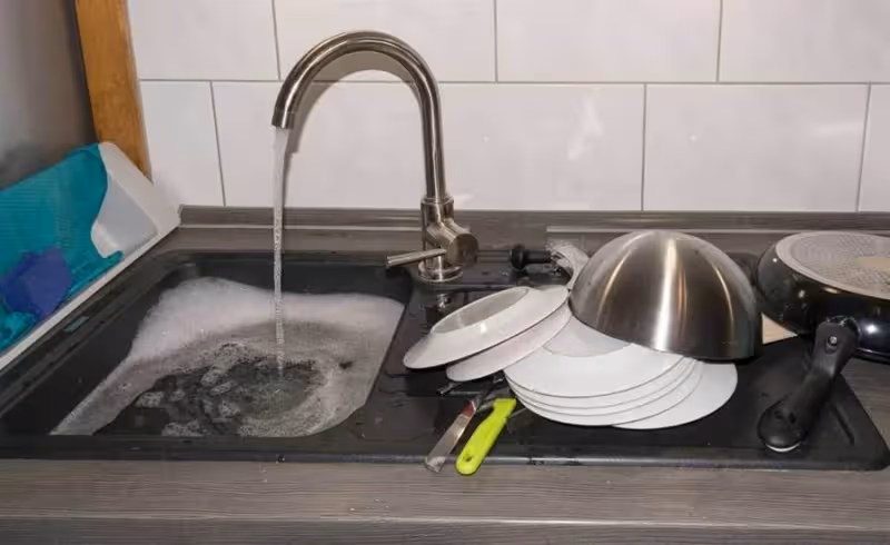 洗碗池下水道堵住了，只需撒一把，下水道異物都疏通，不花一分錢