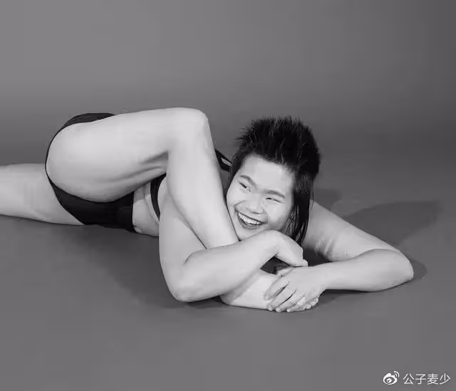 畢福劍26歲女兒近照流出!另類髮型太搶鏡,被指「男版岳雲鵬」