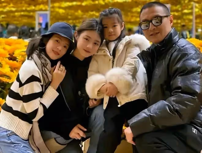 汪峰17歲女兒又變漂亮了，身高達1.76，與媽媽葛薈婕如同複製粘貼