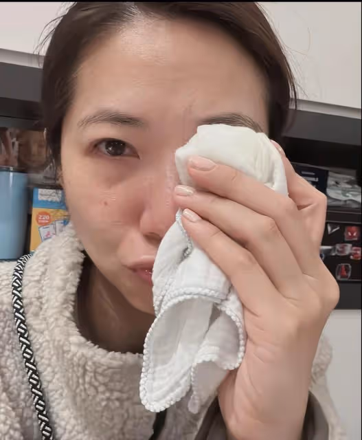 TVB知名藝人多次曬母子受傷照片,惹家暴疑雲，本人回應非常幸福