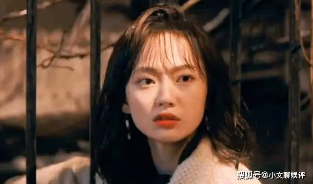 《他是誰》衛國平公主抱救出聶小雨，江邊高調告白，終於在一起