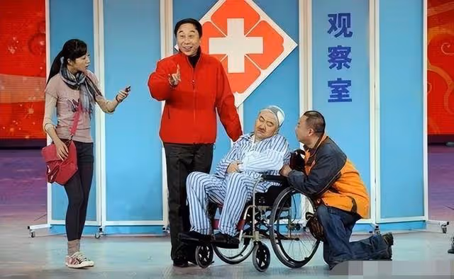 他靠搭檔馮鞏春晚一路爆紅，不久被判入獄12年，至今仍在服刑