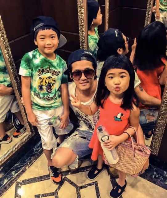 曹格12歲女兒等比例長大,開直播互動,坦言忘記讓求別人喊她姐姐