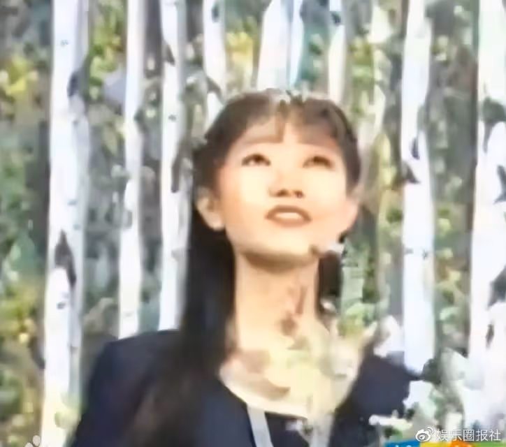 姜昆女兒好有塑造力,瘦弱時模樣獨特,吃胖後顏值回春,真會長!