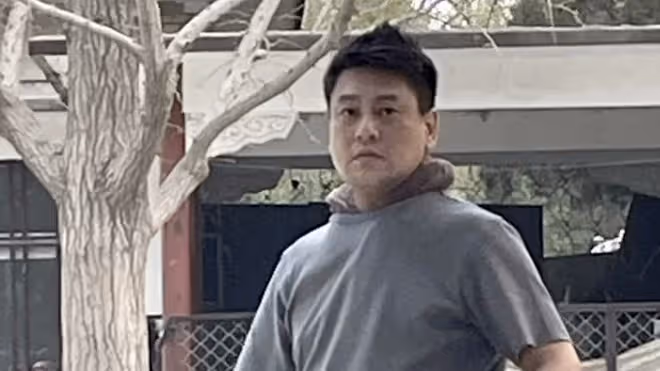 44歲朱孝天公園健身被偶遇，體態發福好油膩，網友調侃像公園大爺