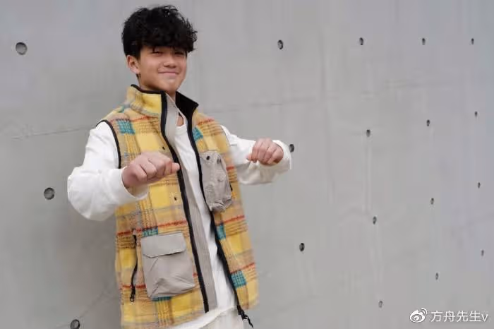 曹格12歲女兒等比例長大,開直播互動,坦言已忘記曾要求別人喊她姐姐