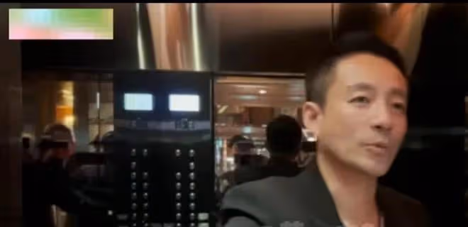 台媒蹲守到汪小菲露面,避談大S和孩子,笑稱回到台北像回家一樣