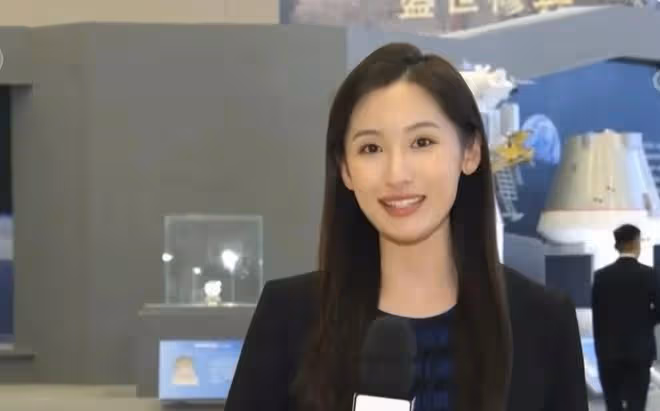 央視美女記者閃婚閃孕,是哈佛學霸,與雙胞胎妹妹合體成流量密碼