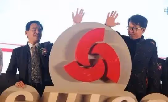 董明珠:成龍代言的錢,拿去北京三環內換5套400平的豪宅不成問題