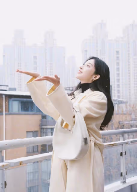 冬天的時尚秘密藏在大衣里，借鑑張儷的私服小巧思，追尋時尚吧