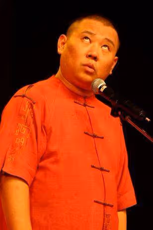 能在人民大會堂講相聲,郭德綱說明了什麼?票價50賣到500,這?