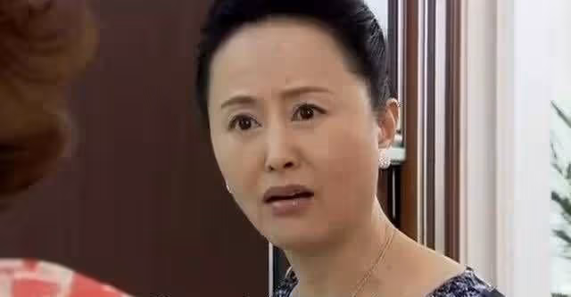 公公病重住院,小姑子:我是外人,公公去世分遺產,我:你是外人