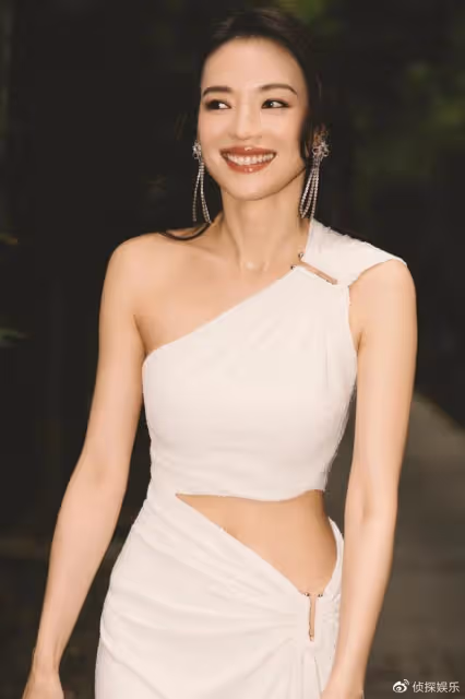 47歲舒淇自信曬全素顏,零妝容臉上細紋雀斑搶鏡,皮膚狀態超真實