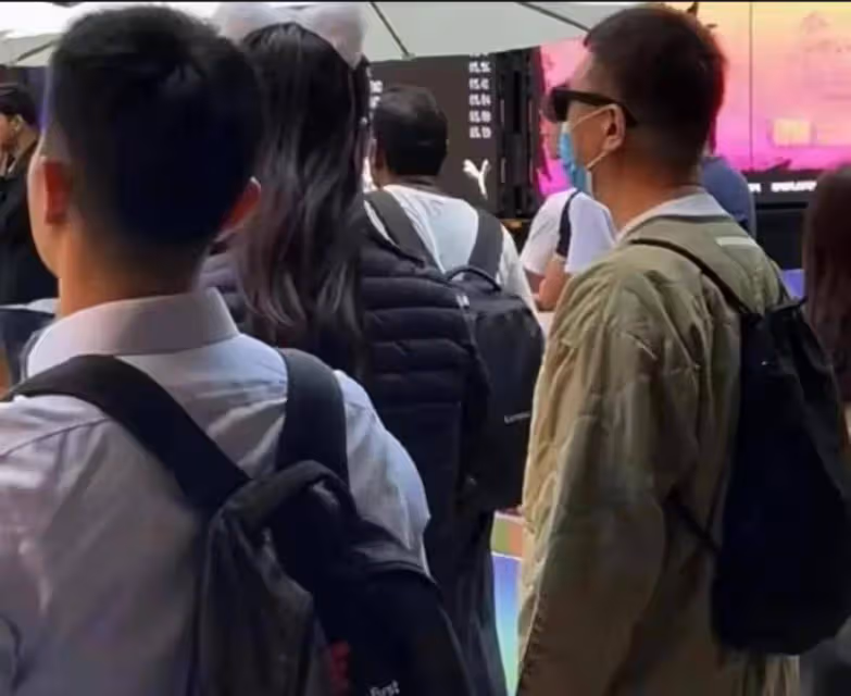 孫紅雷連夜轉移上億資產移民澳洲，揭開了娛樂圈集體暴走的秘密
